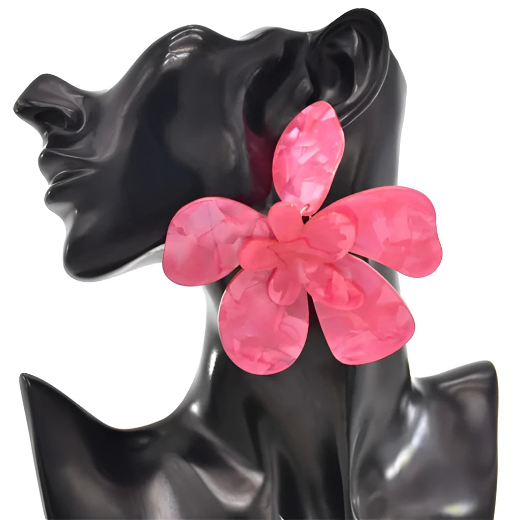 Übergroße rosa florale Statement-Ohrringe aus Acryl - trendiger Damenschmuck