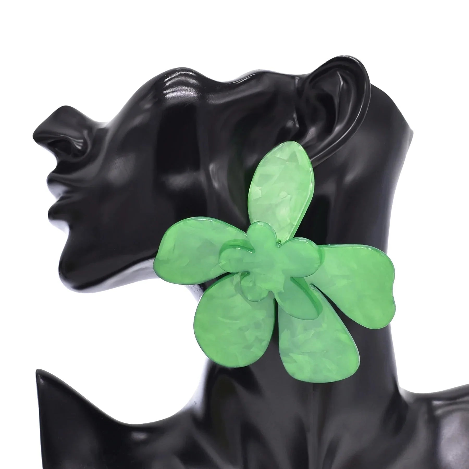 Übergroße rosa florale Statement-Ohrringe aus Acryl - trendiger Damenschmuck