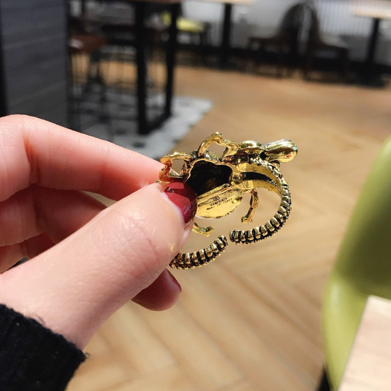 Verstellbare Ringe mit Perlen und Strasssteinen