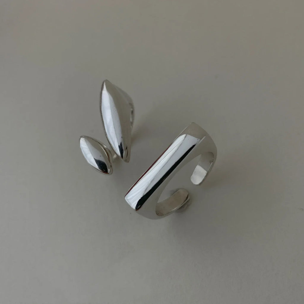 Moderne Silberringe: Minimalistische, längliche, geometrische und ovale Stile