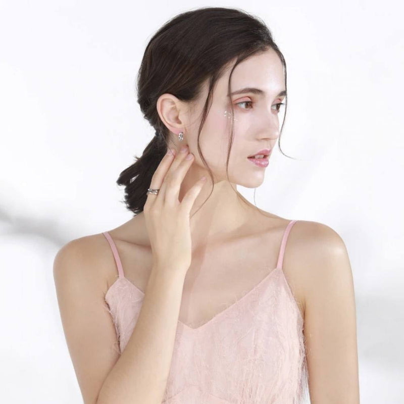 Kleine Creolen mit schwarzem Spinell und Strass