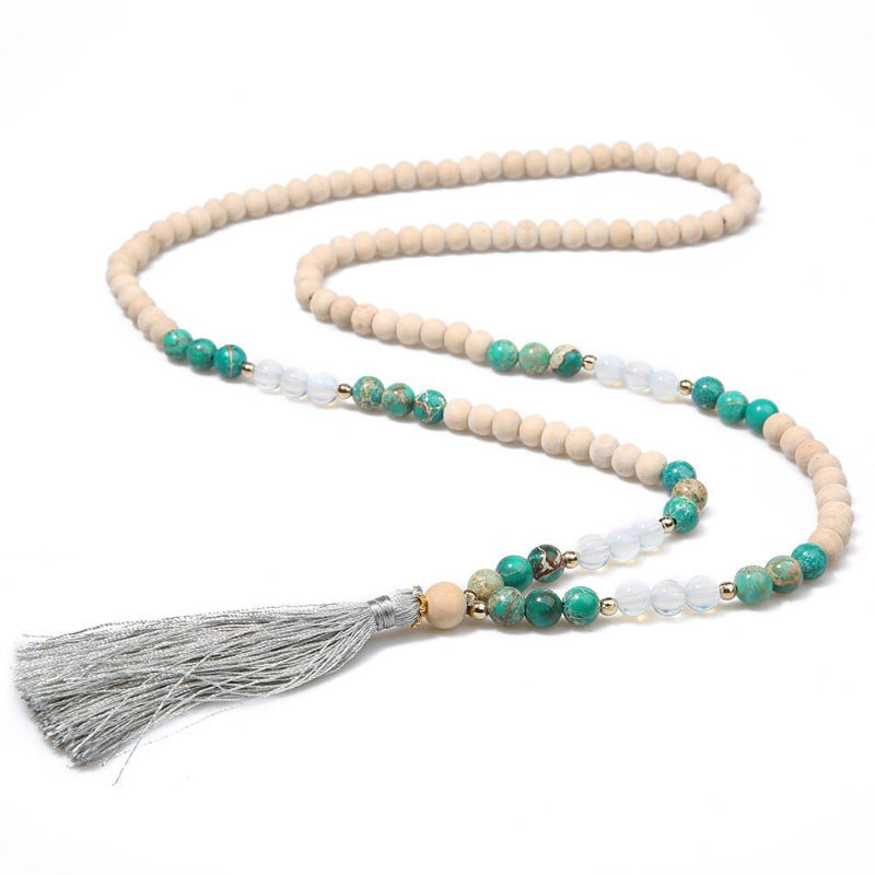 Lange Statement-Halskette im Bohemian-Stil mit Perlen und schicker Quaste