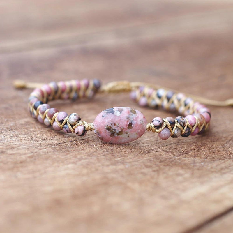 Böhmisches inspiriertes Charm-Armband mit rosa Steinen