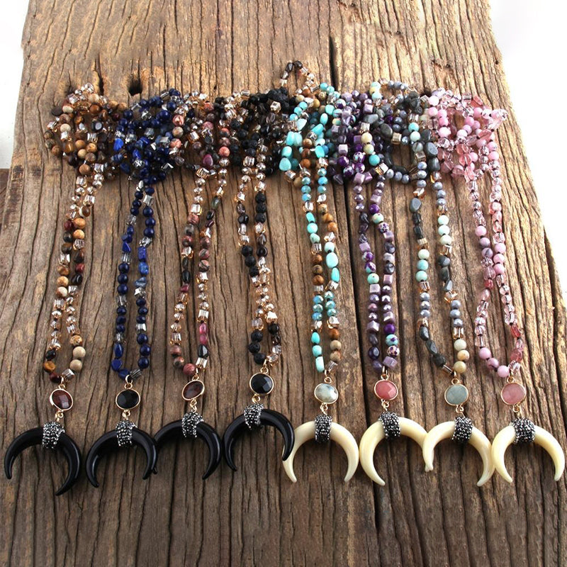 Boho-inspirierte Tribal-Halskette mit Ochsenhornperlen