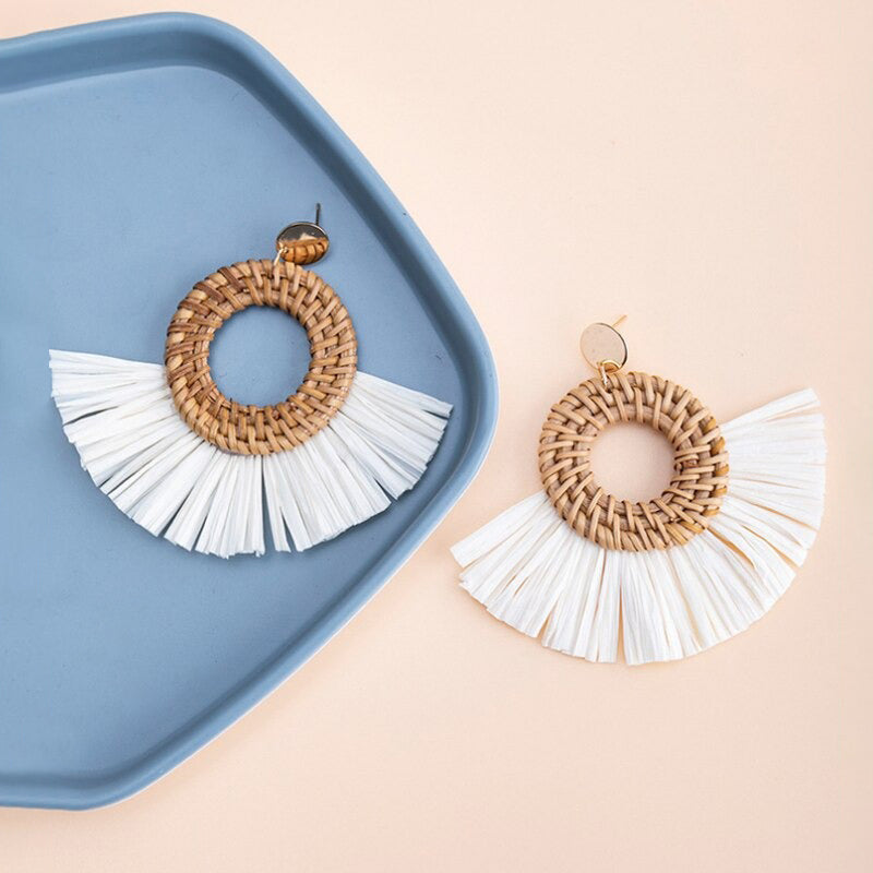 Böhmische Rattan-Geflecht-Ohrringe mit geometrischen Quasten