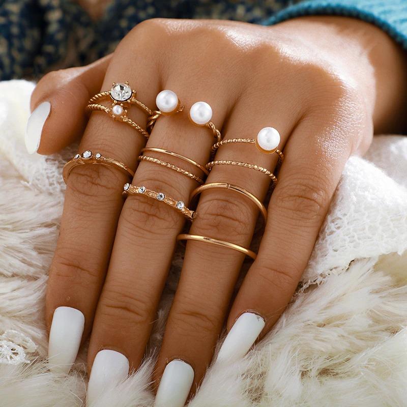 Set mit mehreren geometrischen Ringen im Bohemian-Stil