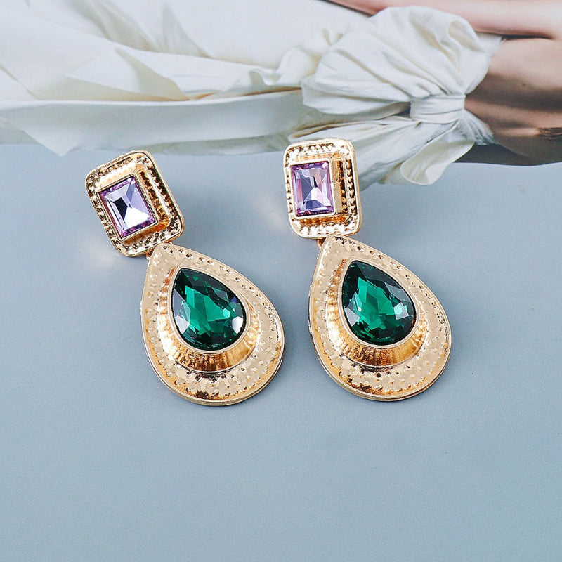 Ohrringe im Vintage-Stil mit Perlen und Strasssteinen im Bohemian-Stil