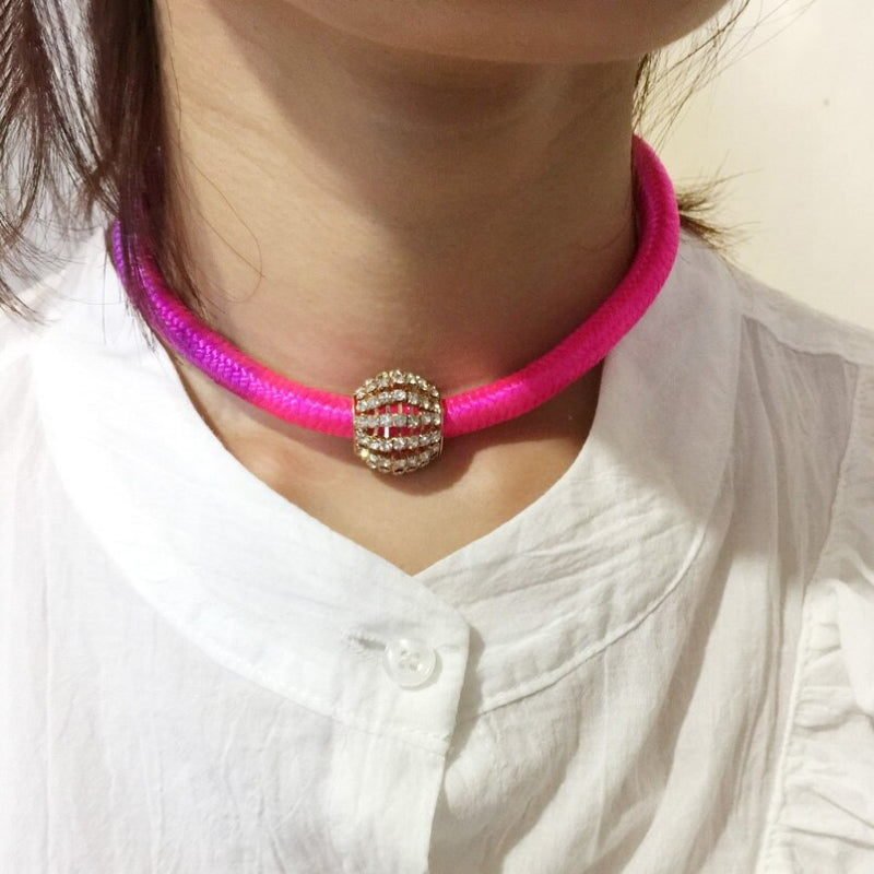Bunte Seilkette mit Strass-Kugelanhänger-Choker-Halsketten