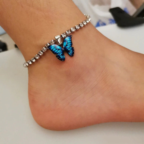 Fußkettchen mit Schmetterlings-Charm und Tenniskette aus buntem Strass