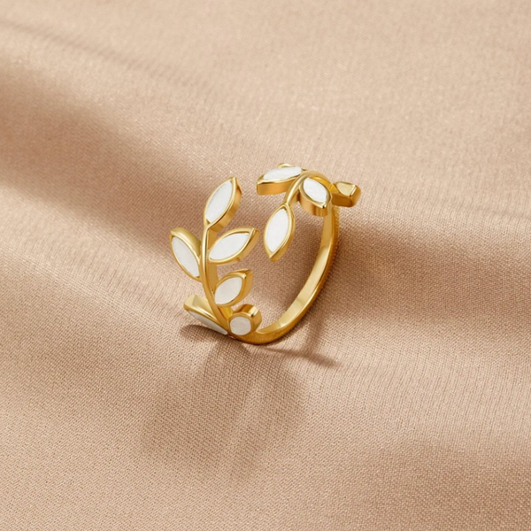 Goldring Weiße Blätter