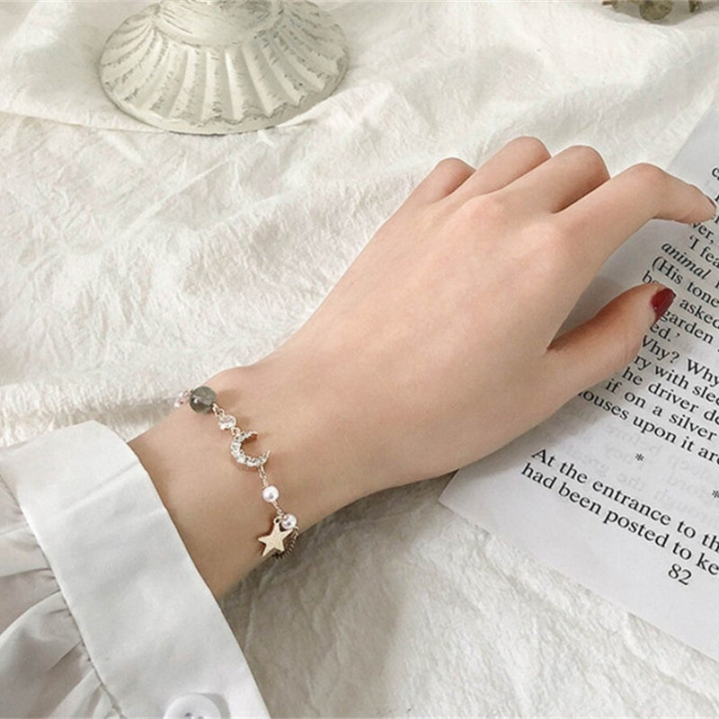 Himmlische, mit Strasssteinen verzierte Halbmond-, Stern- und Perlenarmbänder