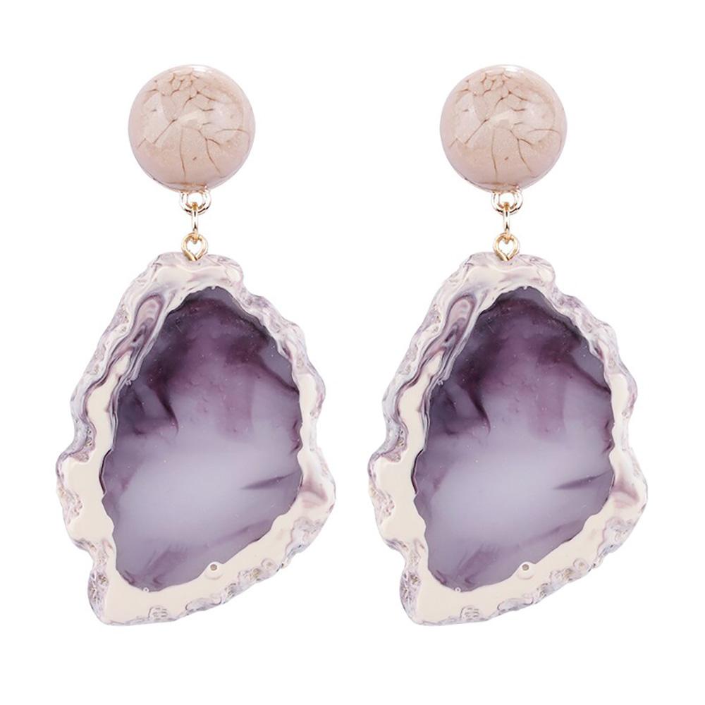 Charismatische lange Tropfenohrringe aus Kunstharz