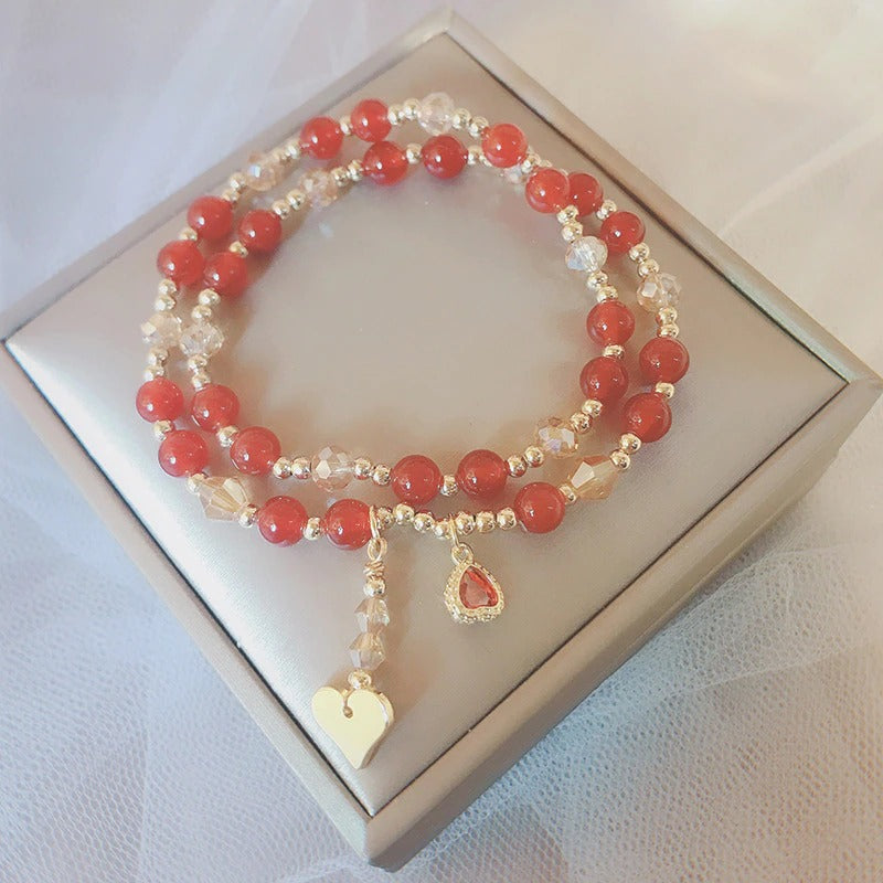 Charmante Wickelarmbänder mit Perlenanhängern aus Naturstein