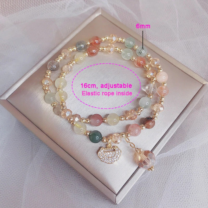 Charmante Wickelarmbänder mit Perlenanhängern aus Naturstein