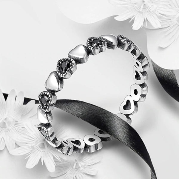 Charmante, schlichte Stapelringe aus Sterlingsilber