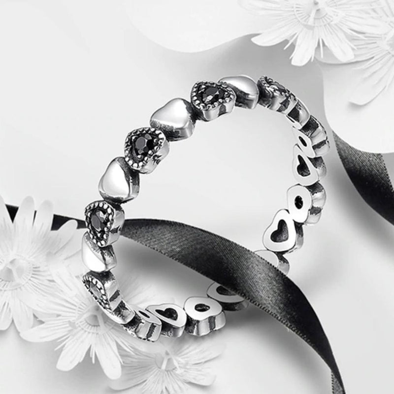 Charmante, schlichte Stapelringe aus Sterlingsilber