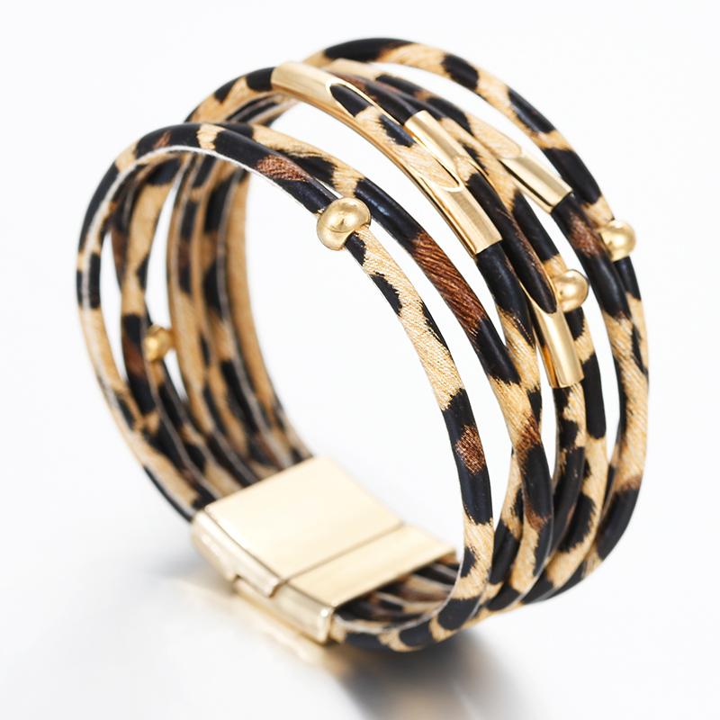 Schickes mehrlagiges Leopardenarmband