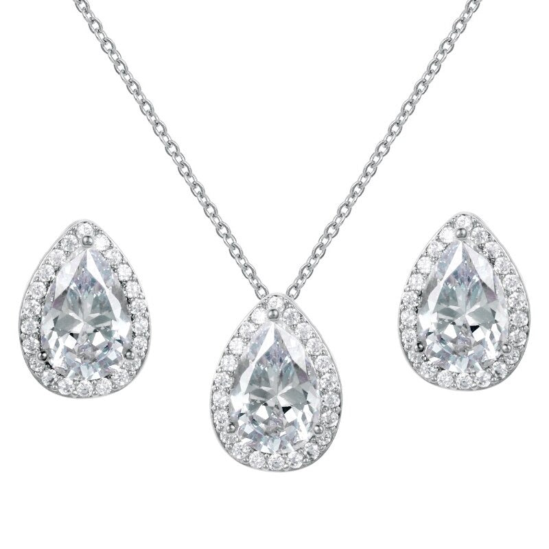 Schickes Schmuckset mit Ohrringen und Halsketten mit offenem Kreis und Zirkonia