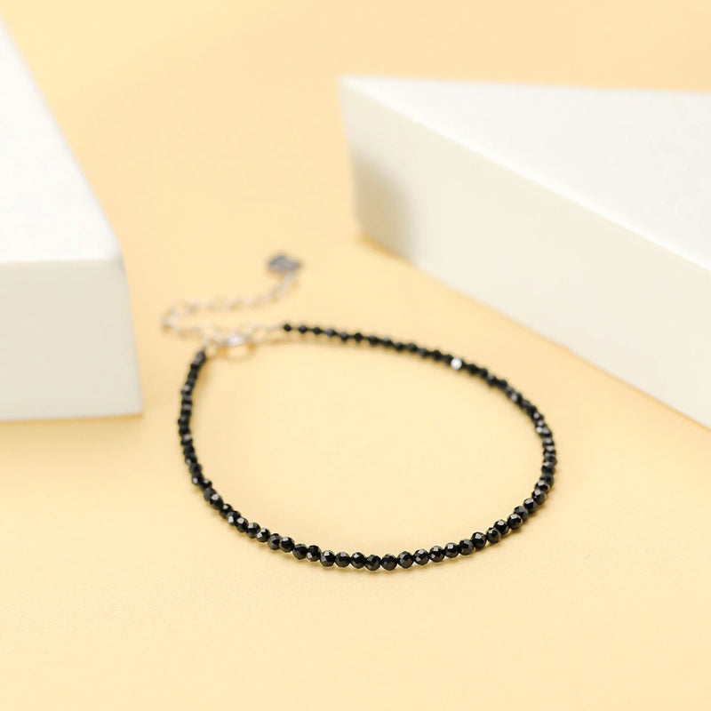 Schicke und zierliche Fußkettchen aus Naturstein in mehreren Farben