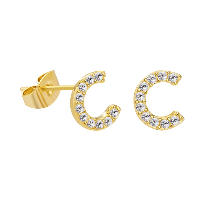 Schicke und dezente personalisierte Ohrstecker mit den Anfangsbuchstaben A-Z