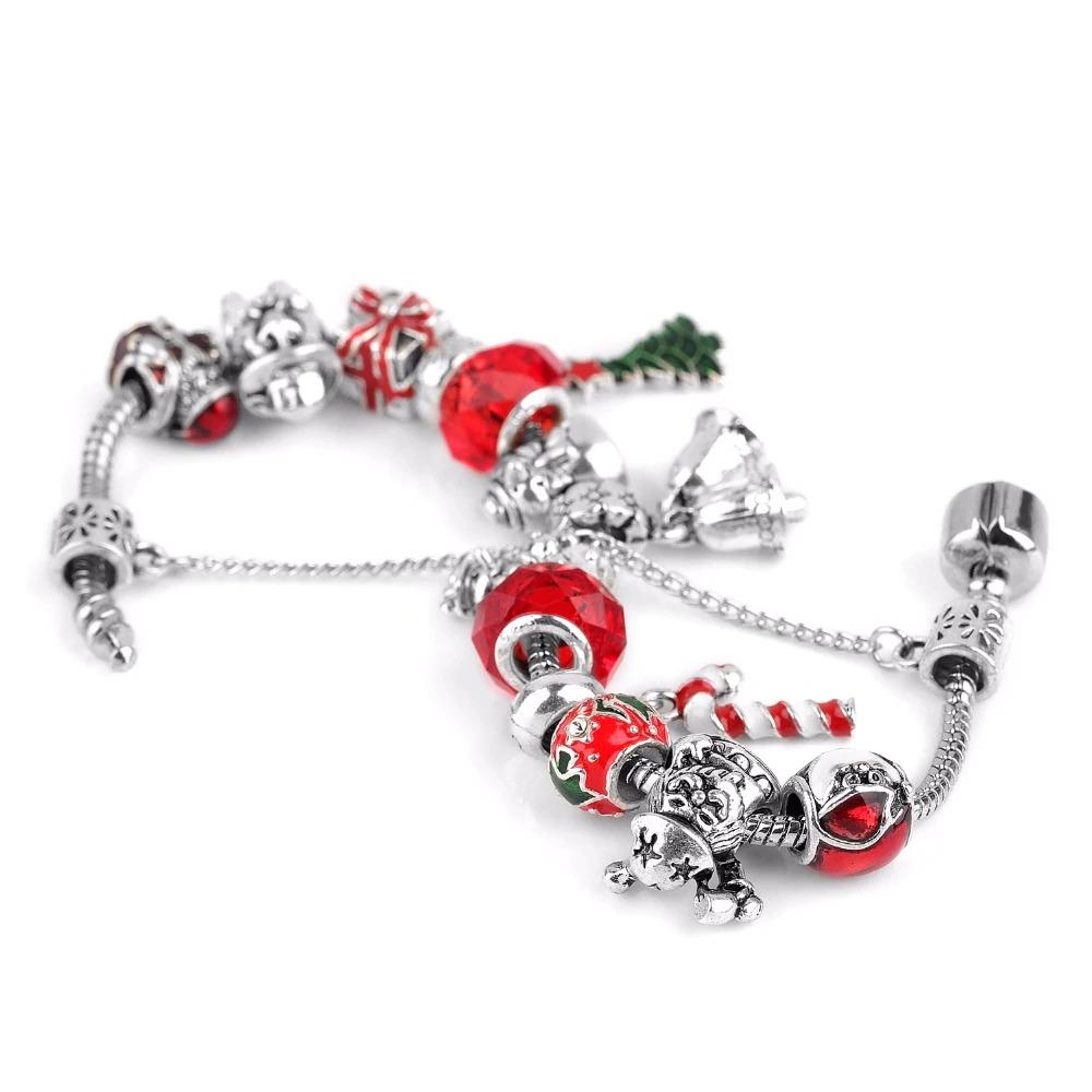Charm-Armband mit Murano-Perlen in Weihnachtsschmuck-Galore