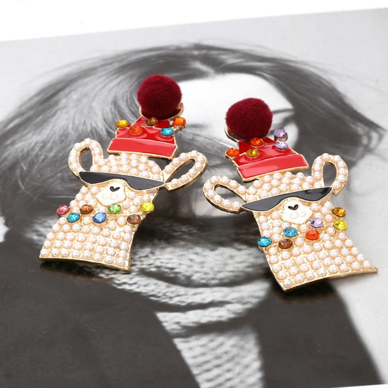 Kollektion modischer Statement-Ohrringe für die Weihnachtszeit