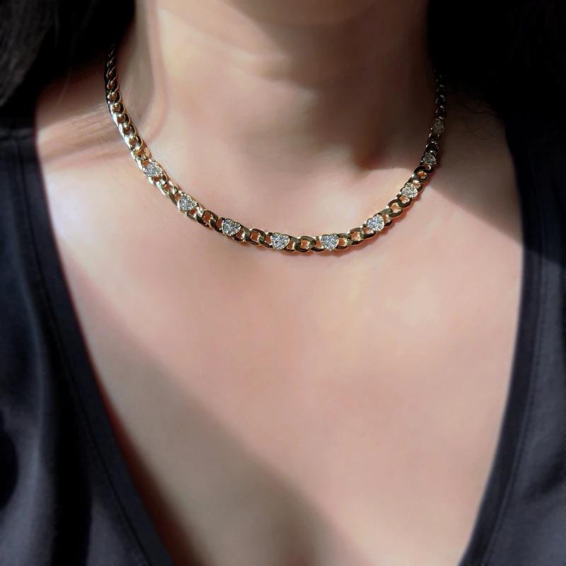 Choker-Halskette in Herzform mit dicker Kette