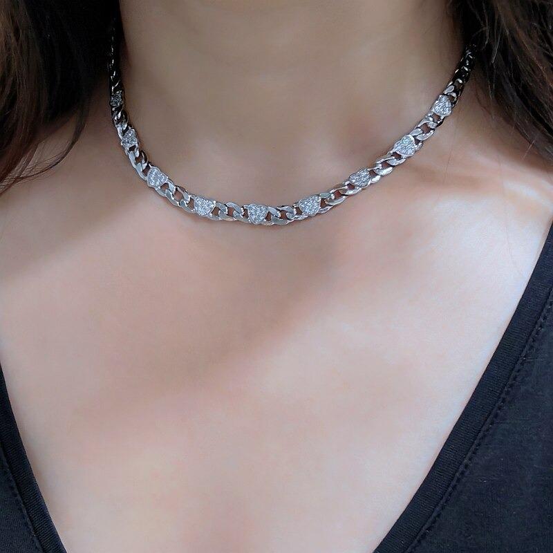 Choker-Halskette in Herzform mit dicker Kette