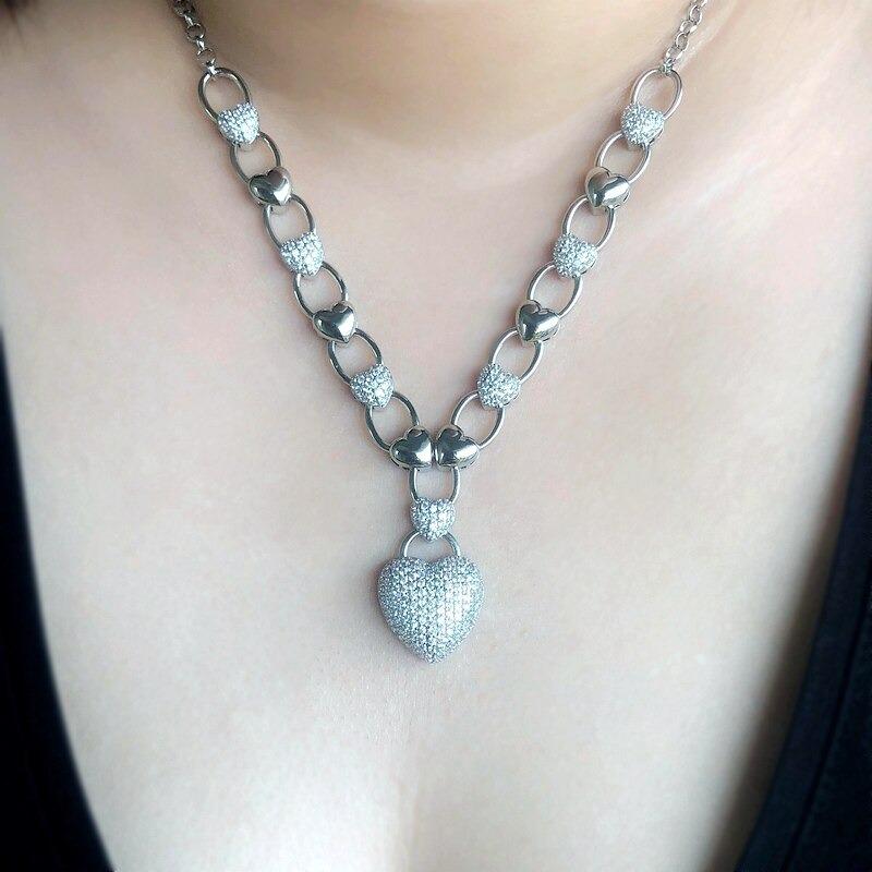 Choker-Halskette in Herzform mit dicker Kette