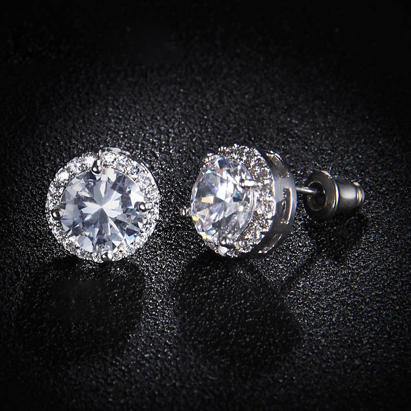 Klassische mehrfarbige Ohrstecker mit runder Zirkonia-Form