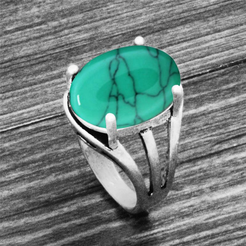 Klassische ovale Erdsteinringe