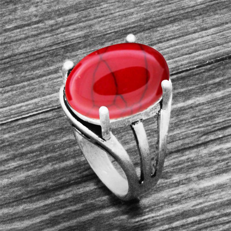 Klassische ovale Erdsteinringe