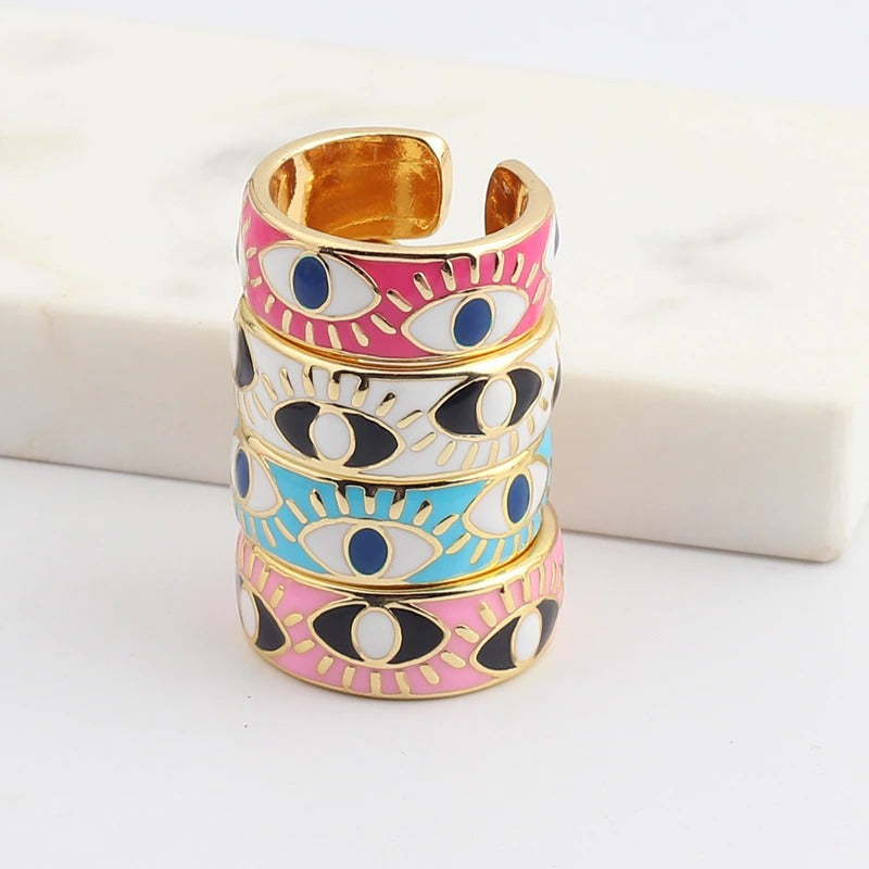 Farbenfrohe, gravierte Emaille-Ringe mit Glücksaugen
