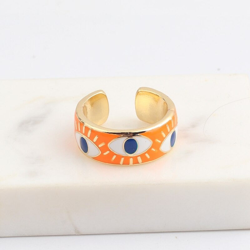 Farbenfrohe, gravierte Emaille-Ringe mit Glücksaugen