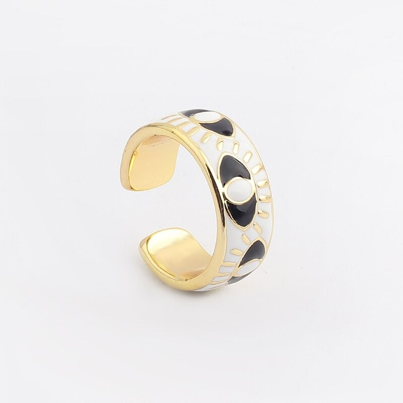 Farbenfrohe, gravierte Emaille-Ringe mit Glücksaugen