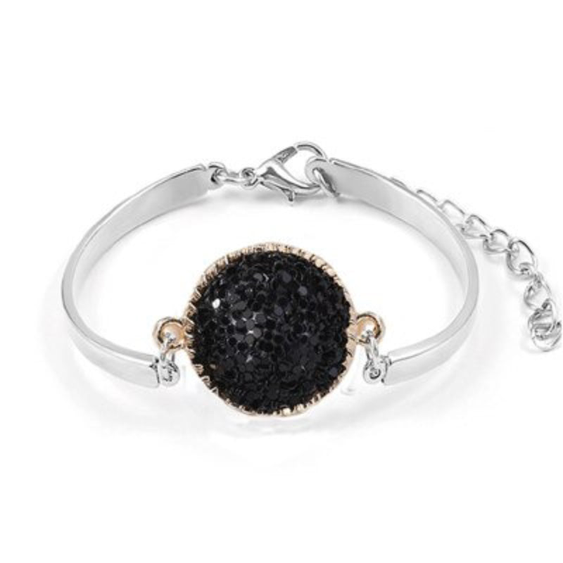 Bunte, glitzernde Armreifen mit Strasssteinen