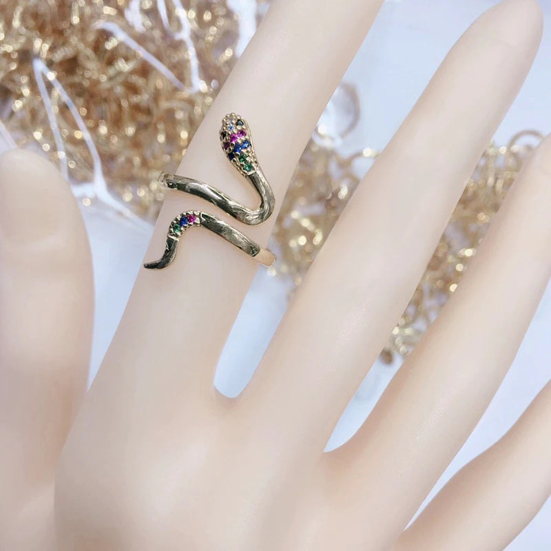 Farbenfrohe luxuriöse geometrische Zirkon-Moderinge