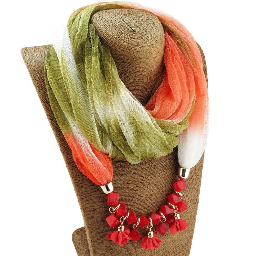 Farbenfroher Sommer-Chiffonschal mit geometrischen Blumenperlen