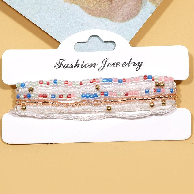 Farbenfrohe Sommer-Kollektion mehrschichtiger Perlenarmbänder