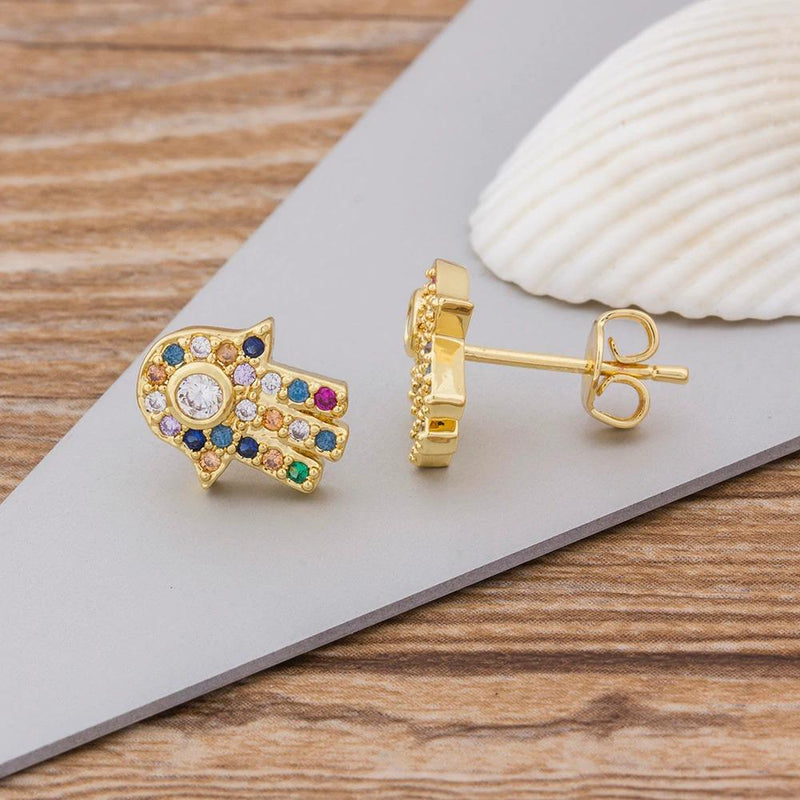 Bunte Ohrstecker mit Hamsa-Hand und Zirkonia