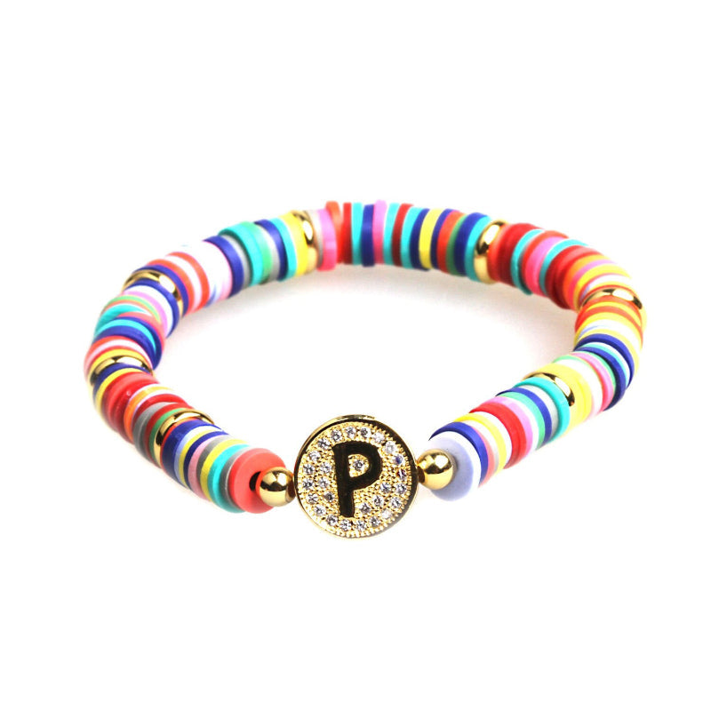 Bunte, mit Zirkonen besetzte, personalisierte Charm-Armbänder mit den Initialen A-Z
