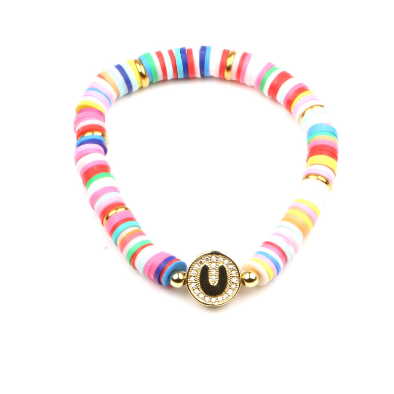 Bunte, mit Zirkonen besetzte, personalisierte Charm-Armbänder mit den Initialen A-Z