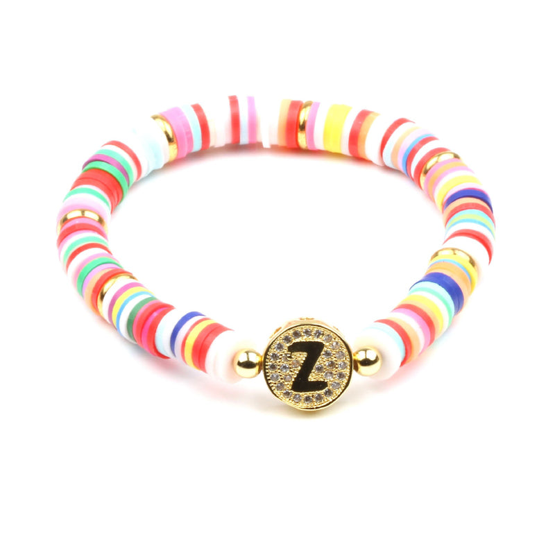 Bunte, mit Zirkonen besetzte, personalisierte Charm-Armbänder mit den Initialen A-Z