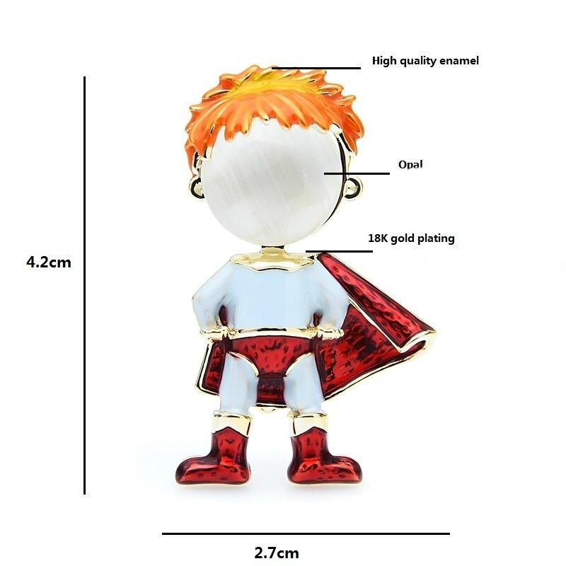 Kreative Emaille-Brosche mit Superhelden-Motiv.