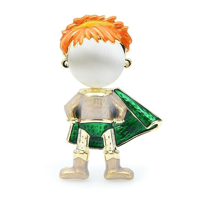 Kreative Emaille-Brosche mit Superhelden-Motiv.