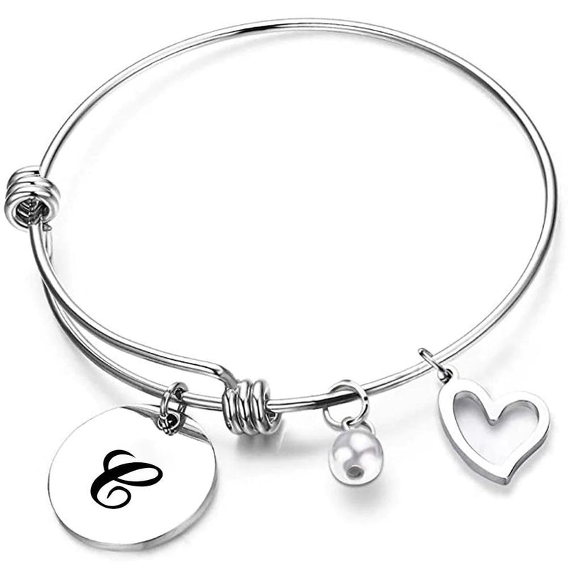 Personalisieren Sie Armreifen mit Anfangsbuchstaben und Perlen- und Herzanhängern