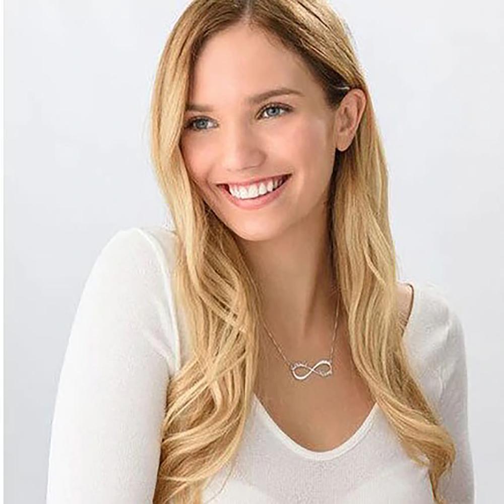 Personalisierte Halskette mit Infinity-Herz und Namensanhänger