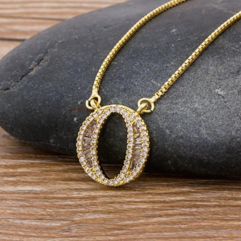 Personalisierte Halskette mit Zirkonia-Anfangsbuchstaben A-Z