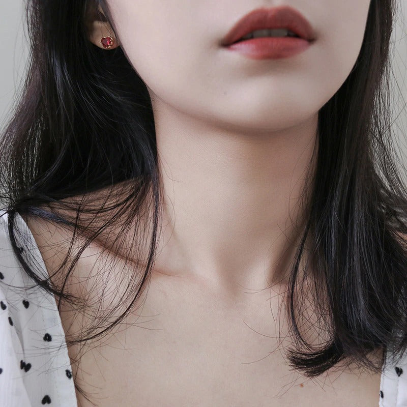 Niedliche kleine rote Zirkon Love Heart Ohrstecker