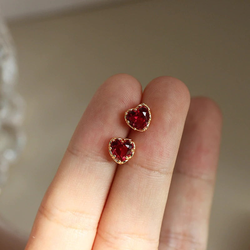 Niedliche kleine rote Zirkon Love Heart Ohrstecker
